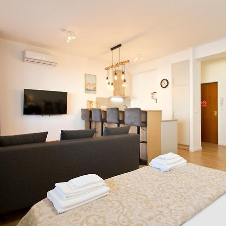 Casa Roberto - Studio Apartment, Lift, Ac, Car Parking - Extra Porto Luaran gambar